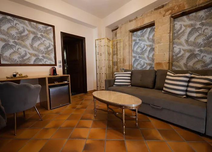 April Luxury Suites (Adults Only)