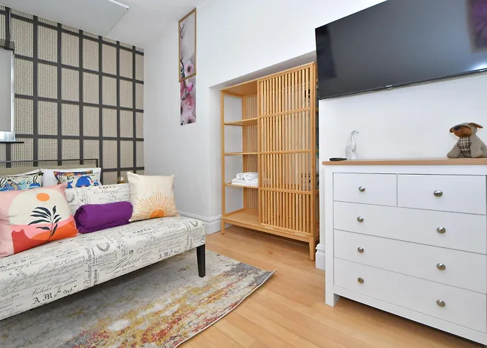 One Battison - Affordable Rooms, Suites & Studios In Stoke On Trent