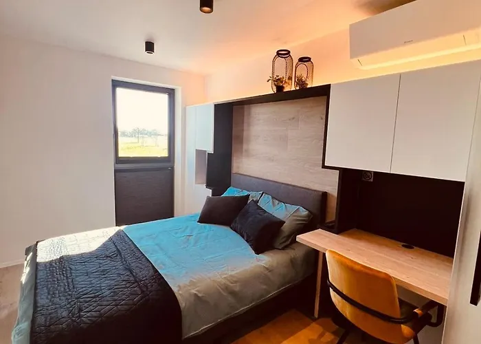 Inova - Comfort Room With Private Bathroom And Shared Facilities