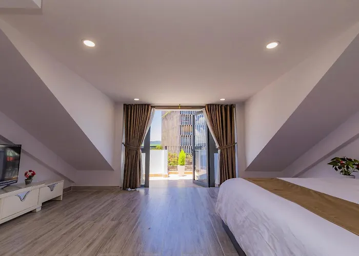 Khanh Uyen 1 Hotel