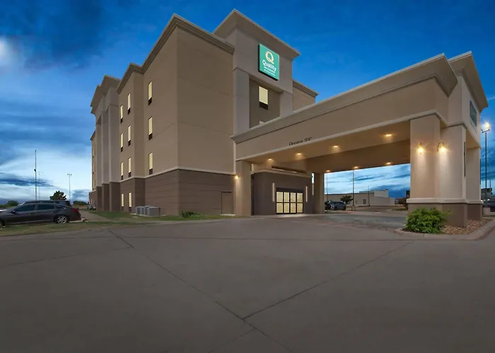 Quality Inn & Suites Pearsall