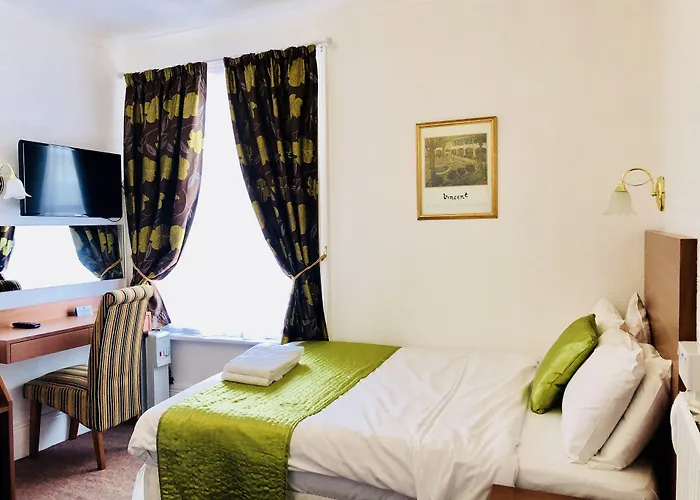 Ilfracombe House Hotel - near Cliffs Pavilion