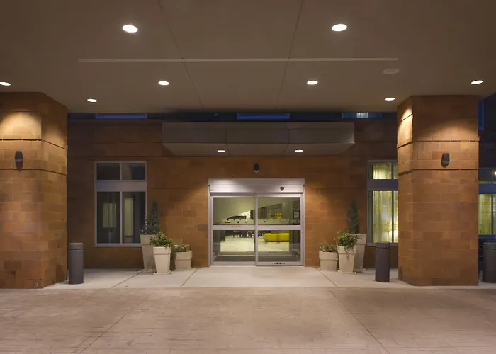 Holiday Inn Express And Suites Madison Central By Ihg