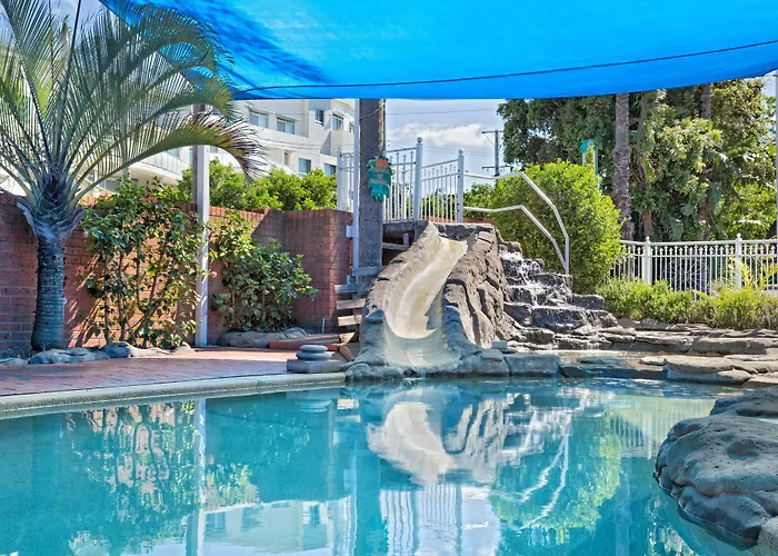 Sapphire Palms Motel Entrance