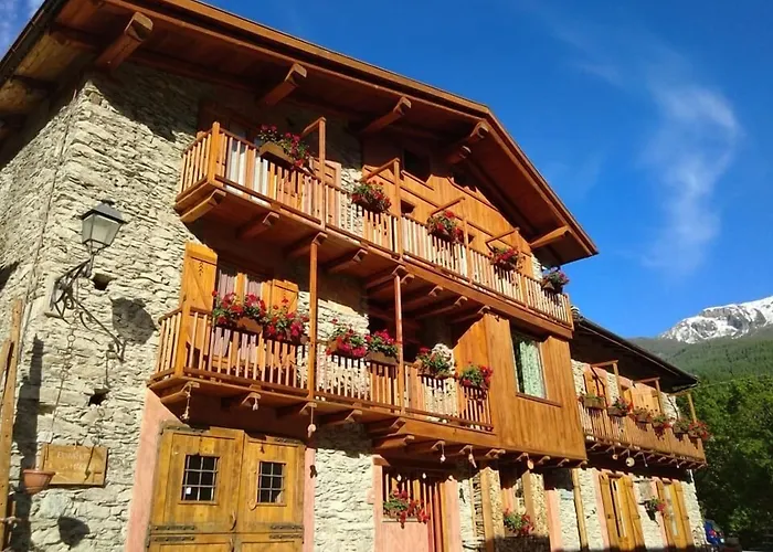 Albergo Diffuso La Marmu Osteria Della Croce Bianca