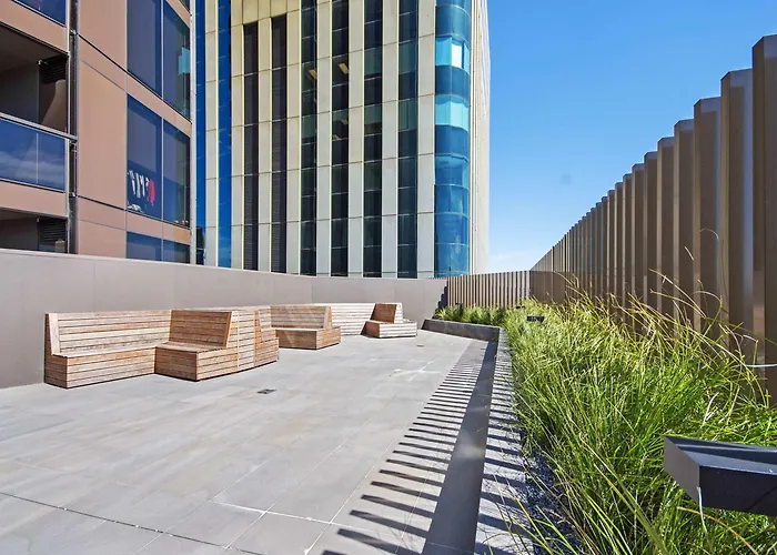 Swainson At Vue Hotel Adelaide