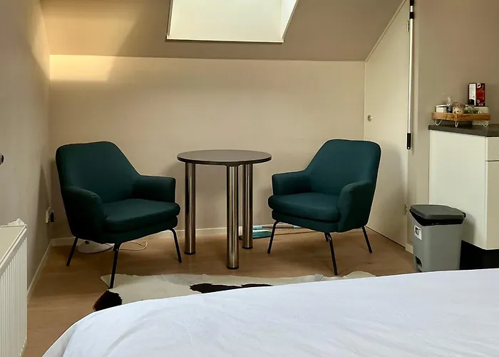 Oomes Huus - Sleep By Haestens, Wake With Coffee Den Hoorn 