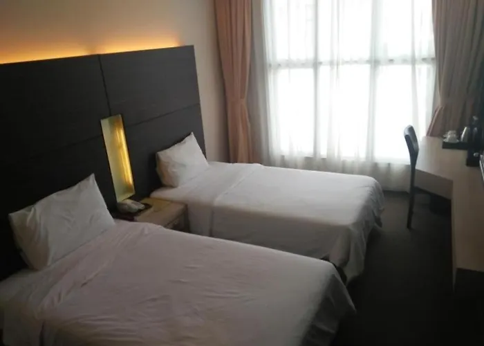 Grand Medallion Hotel Kampong Lahu