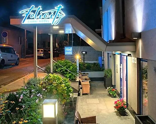Felicity Garni Hotel