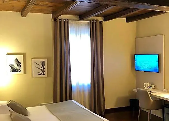 Hotel Boutique Antiche Mura