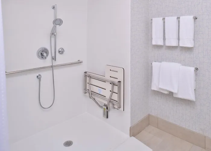 Holiday Inn Express & Suites Omaha Airport By Ihg