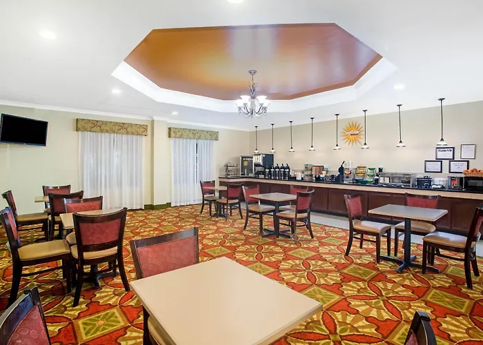 La Quinta By Wyndham Columbus Tx Hotel