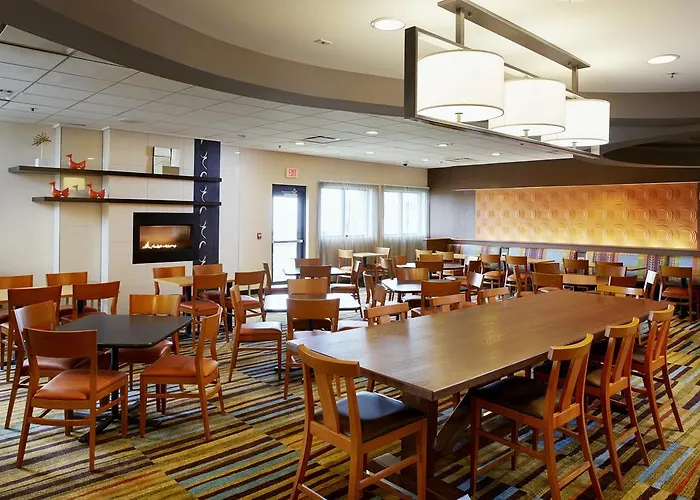 Fairfield Inn & Suites By Marriott Cleveland Beachwood
