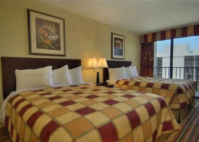 Holiday Inn Main Gate East