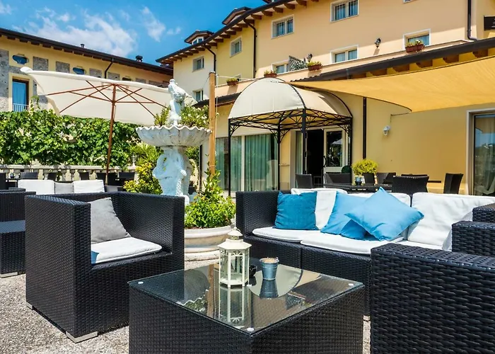 Borgo Dei Poeti Romantik Hotel Manerba del Garda